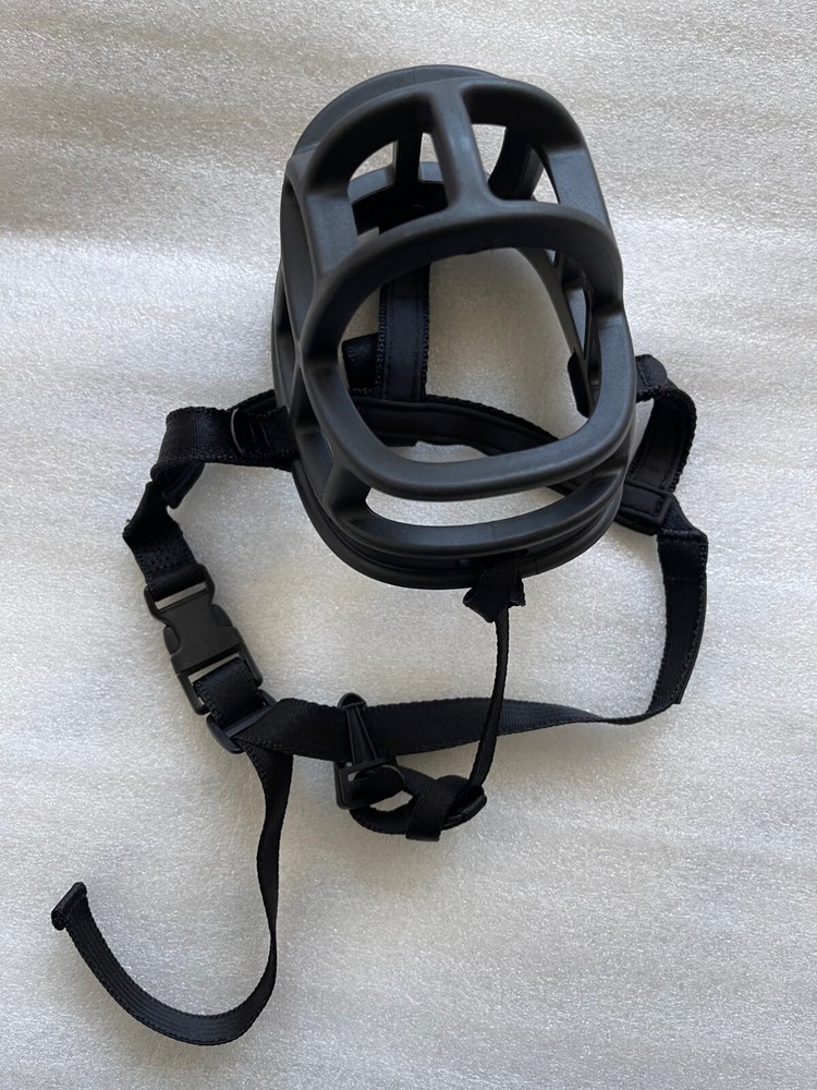 BASKERVILLE, SIZE 6 ULTRA DOG MUZZLE, NWOT, NEW USED