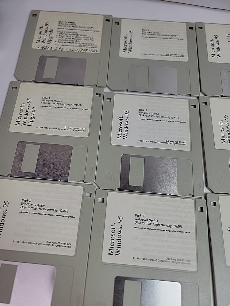 Microsoft Windows 95 Upgrade 1- 13 Floppy disk Untested