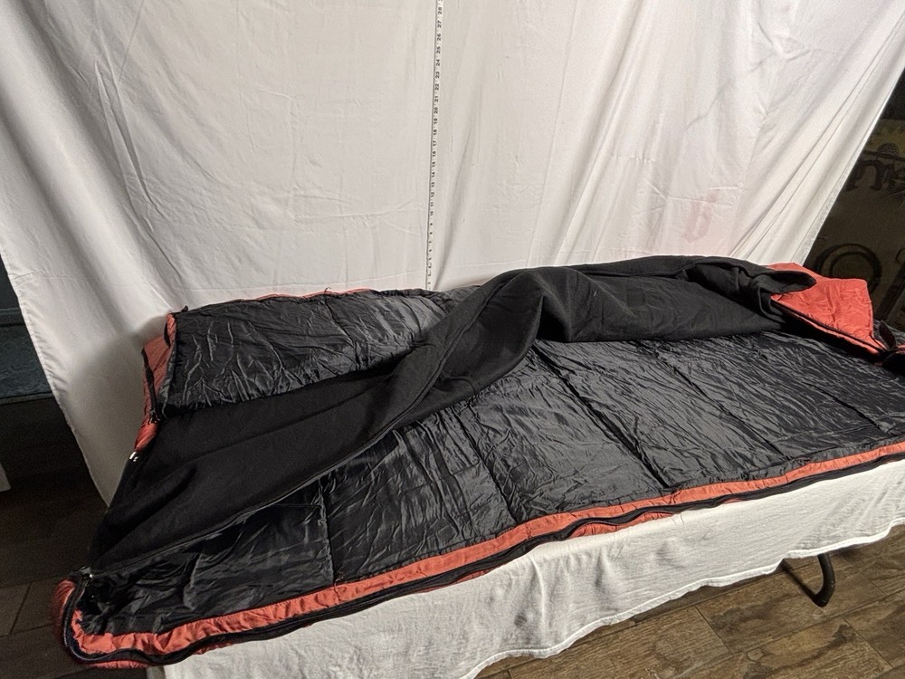 Eddie Bauer Sleeping bag - 33x80