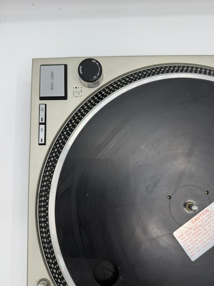 Technics 1200 MK2 Turntable with two headshell