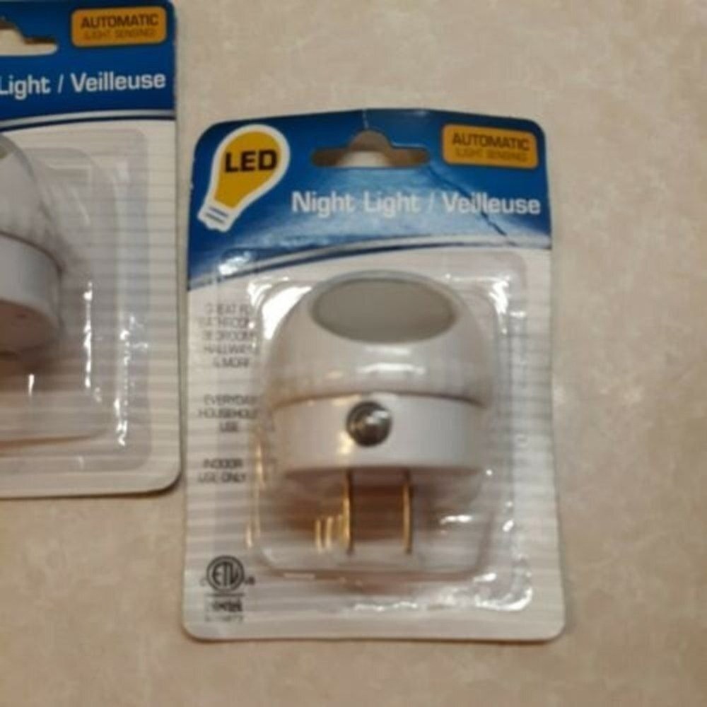 LED with Auto Light-Sensing Dusk to Dawn Dome-Shaped Night Light