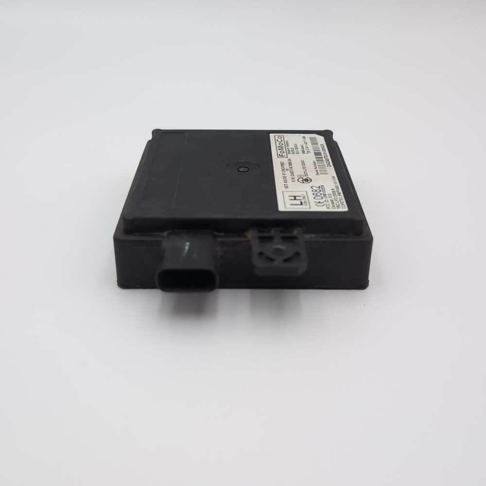 2013 - 2019 Ford Flex Left or Right Blind Spot Detection Radar DA8T-14C689-DA