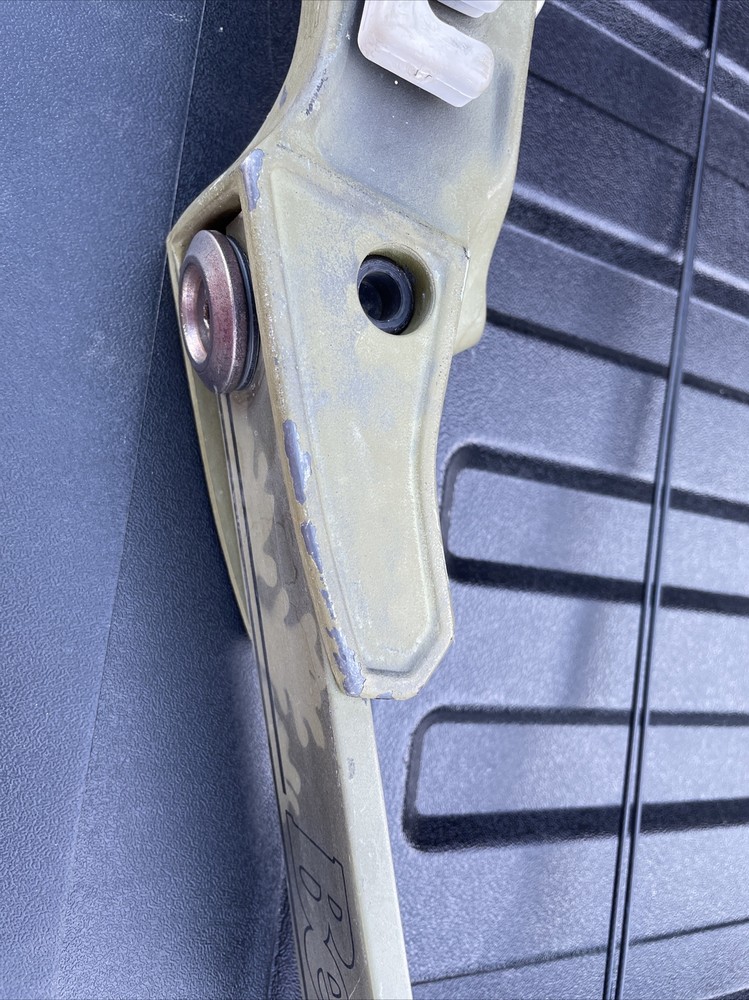 Bear MAGNUM HUNTER COIN SERIES Compound Bow STRING LENGTH 37”