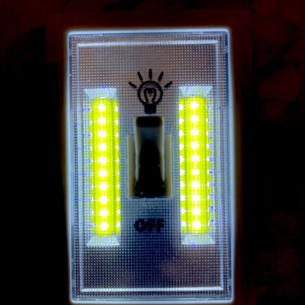 Led light with switch powered by 4 PCs of AAA batteries