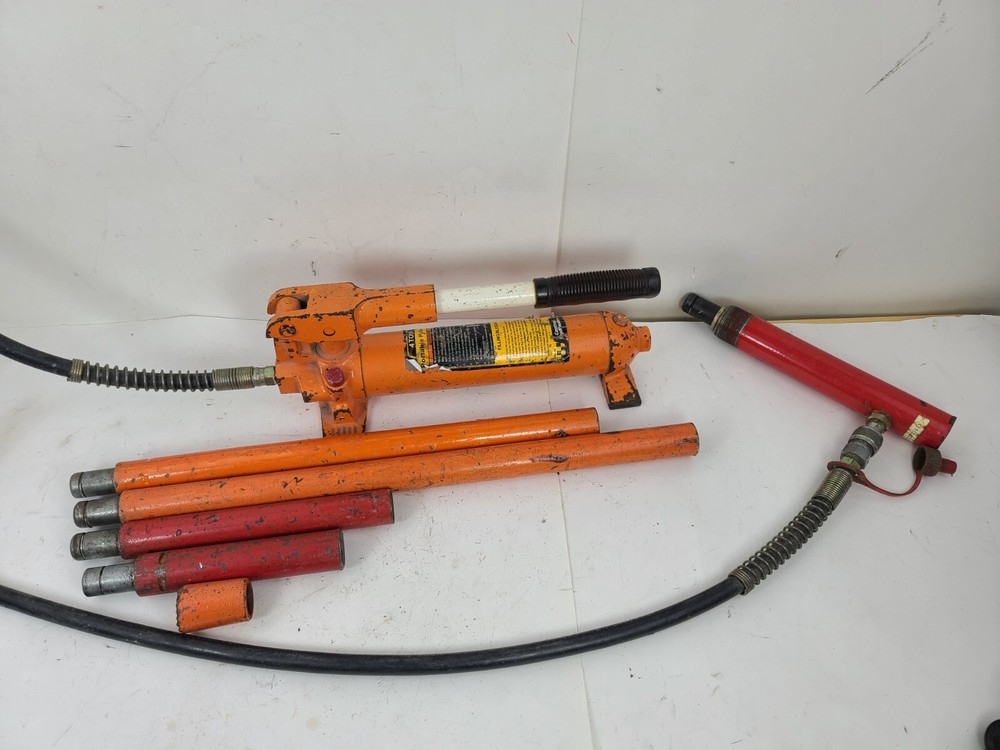 Central Hydraulics 4 Ton  Portable Puller