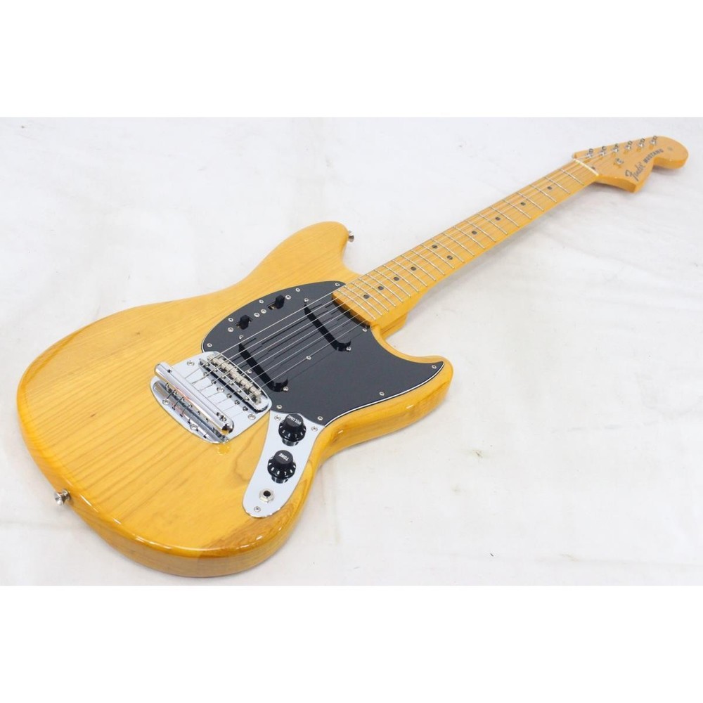 Fender Japan Mg77