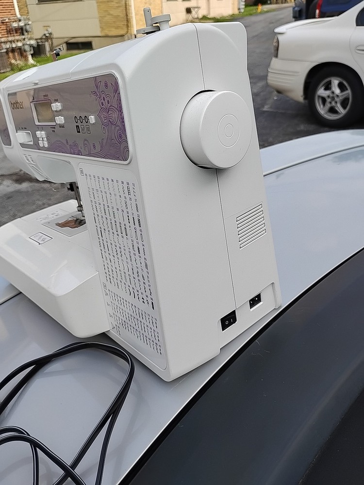 Brother SQ9285 150 Stitch Computerized Sewing Machine