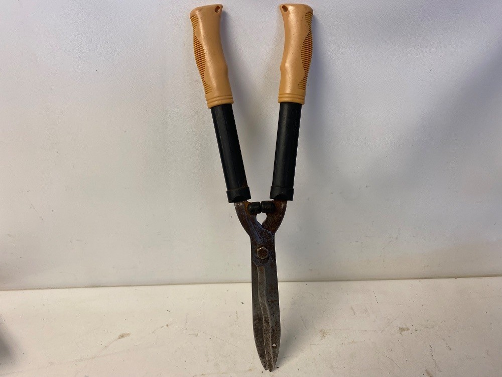 Black & Decker Pruning Shears