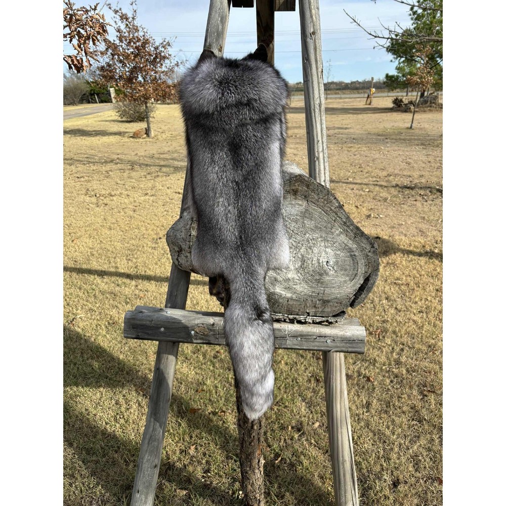FHMM2 - Artic Marble Fox Drape hat