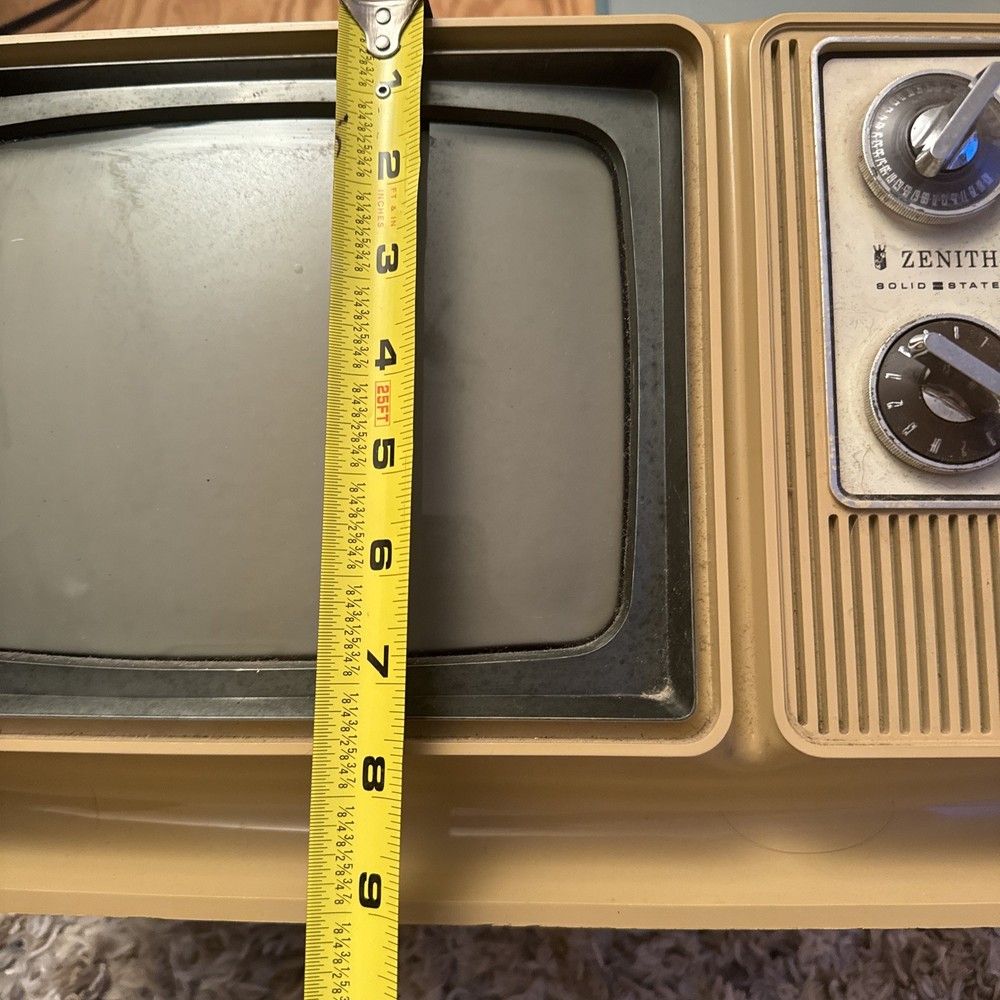 Zenith Solid State 1977 Model J091L Chassis 9JB1X Mint Condition