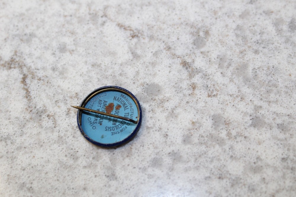 Red Cross: Modern Health Crusader Program Squire (lapel pin)