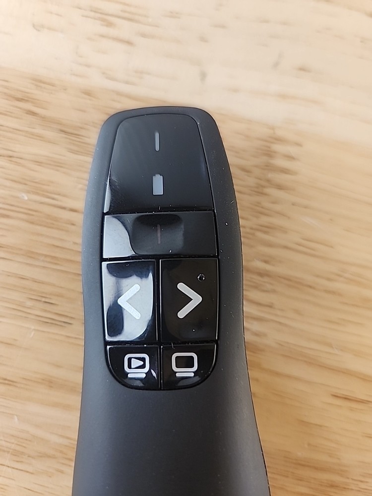 Logitech R400 Remote Wireless Presenter Laser Pointer