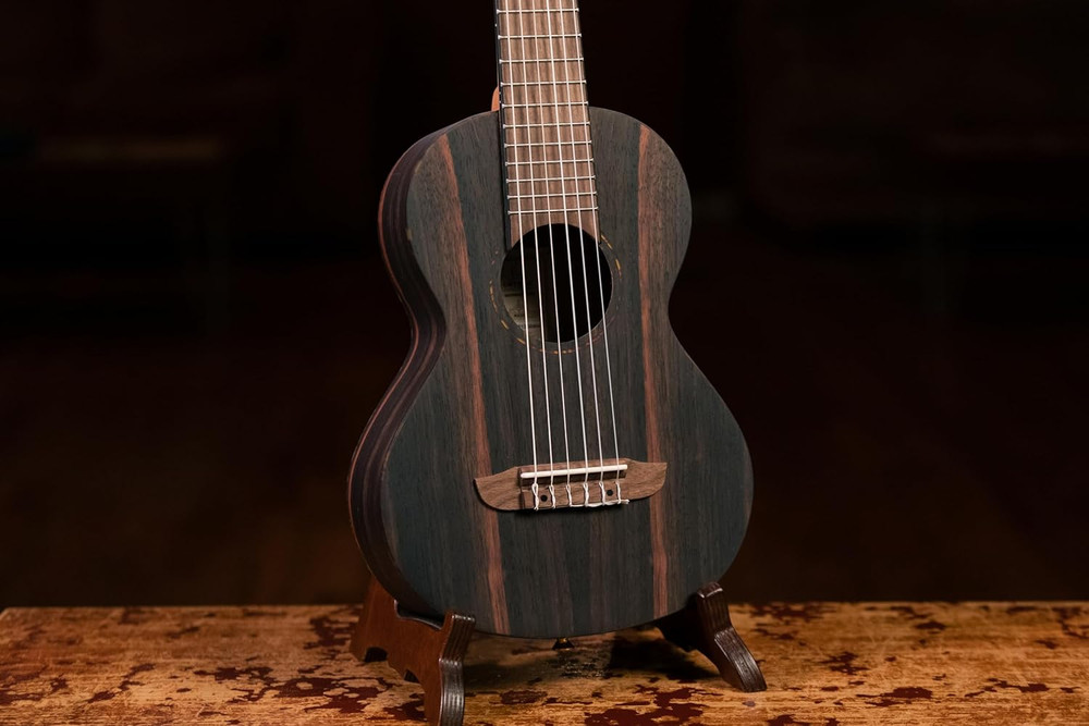 Ortega RGL5EB Guitarlele