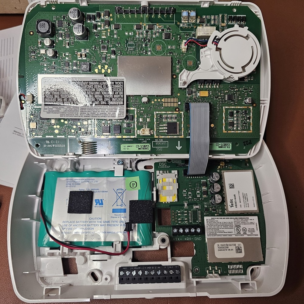DSC Impassa SCW9057G-433 Alarm Control Panel With Accessories