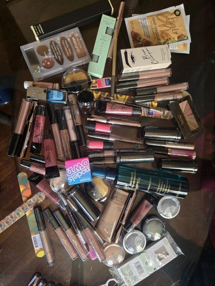 100 Pcs LOT Mixed Cosmetics