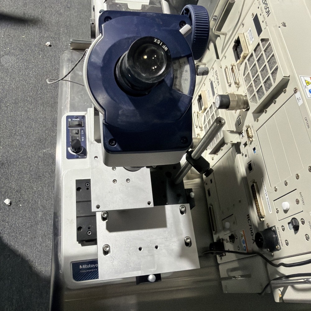 Mitutoyo TM Series 176-820A Tool Makers Magnification Microscope