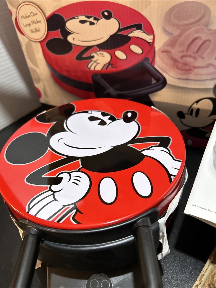 New In Box Disney Mickey Mouse Large Waffle Maker Model #DCM-12