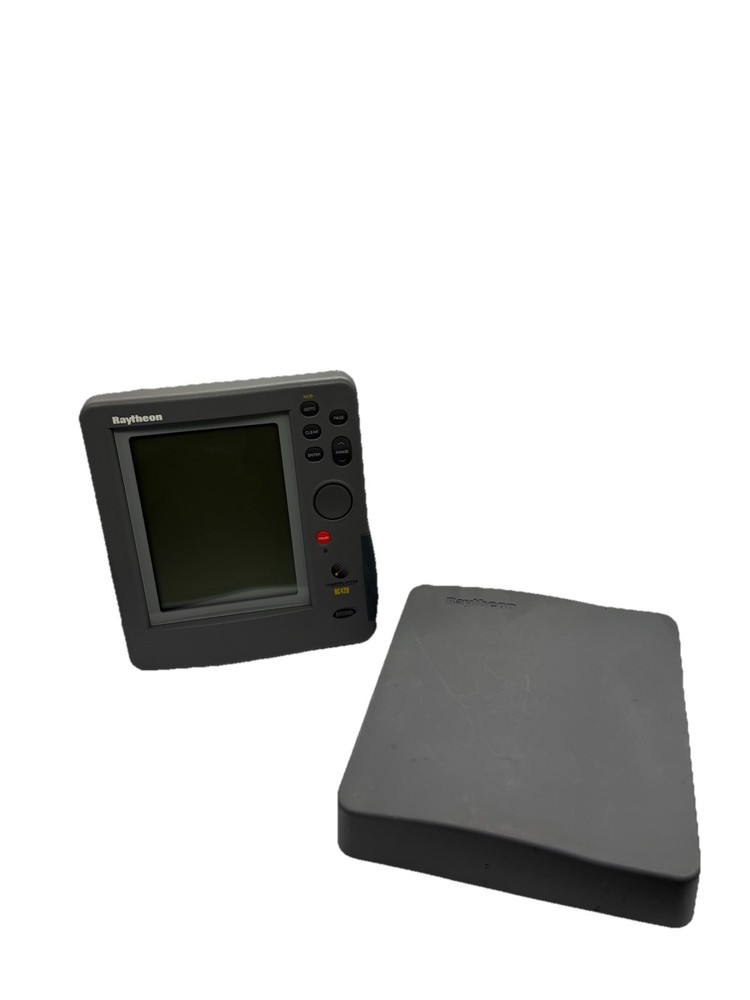 RAYTHEON RC420 CHART PLOTTER / GPS E32013 Raychart MFD