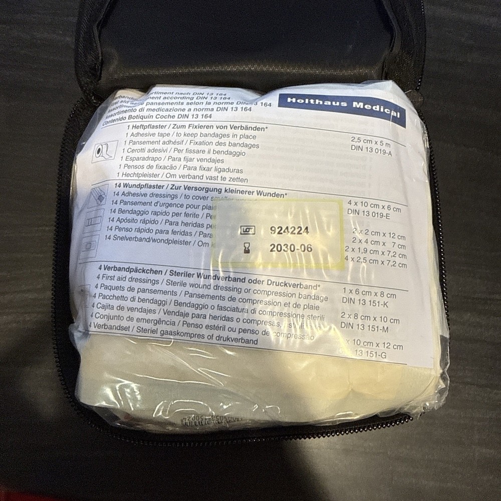 LAMBORGHINI URUS FIRST AID KIT GENUINE OEM