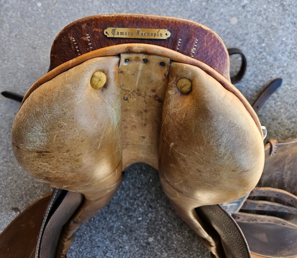 Beval Jumping Saddle Size 17 Long Made in England Devon 2000 Used