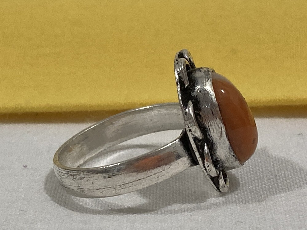 Southwestern UNSIGNED 925 Sterling Silver Orange & White Agate RING SIZE 7.25