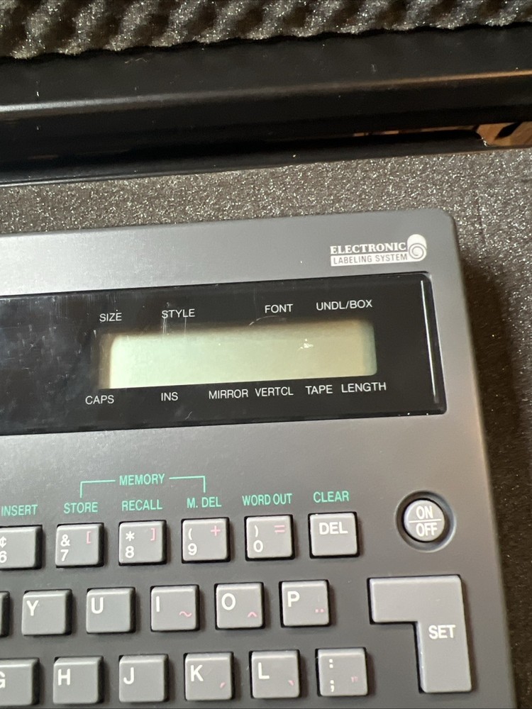 BROTHER P-Touch Label Maker Model Deluxe PT-20 w/ Case