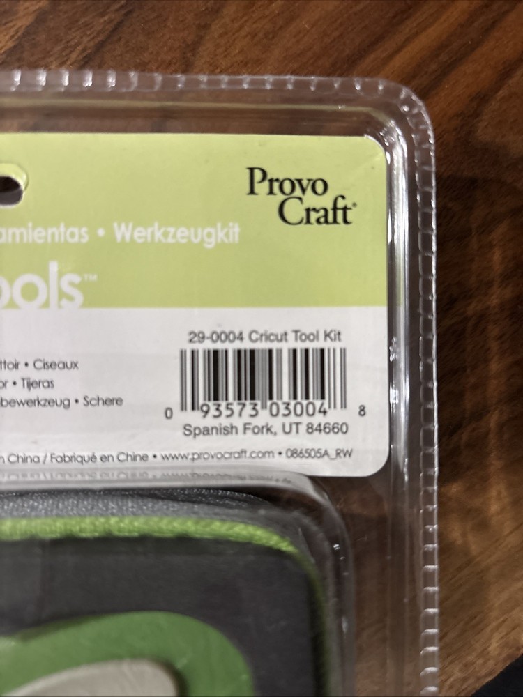 Cricut Tools Tool Kit, knife,hook,scoop, bone folder,ruler,scraper & scissors