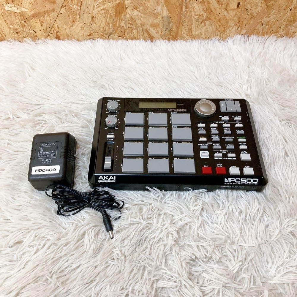 Akai Professional MPC500 Portable Sampler Sequencer Basic functions Tested
