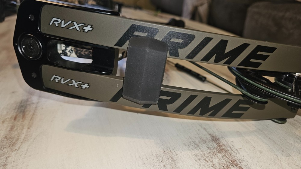 Prime RVX + 32 compound bow 70 lb. Right hand