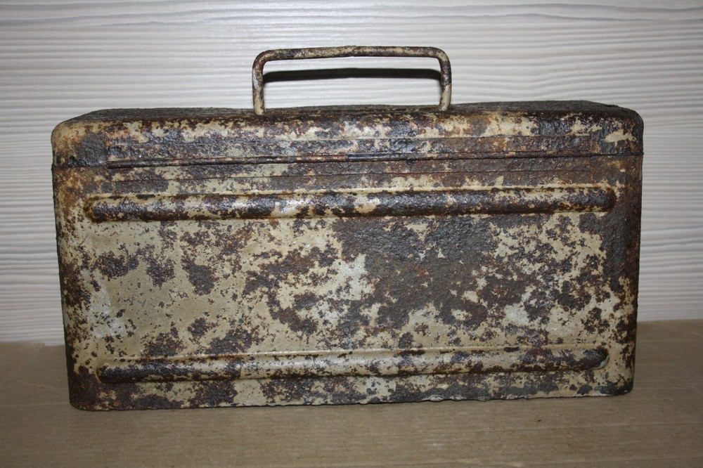 WW2 Original German Box for SMI