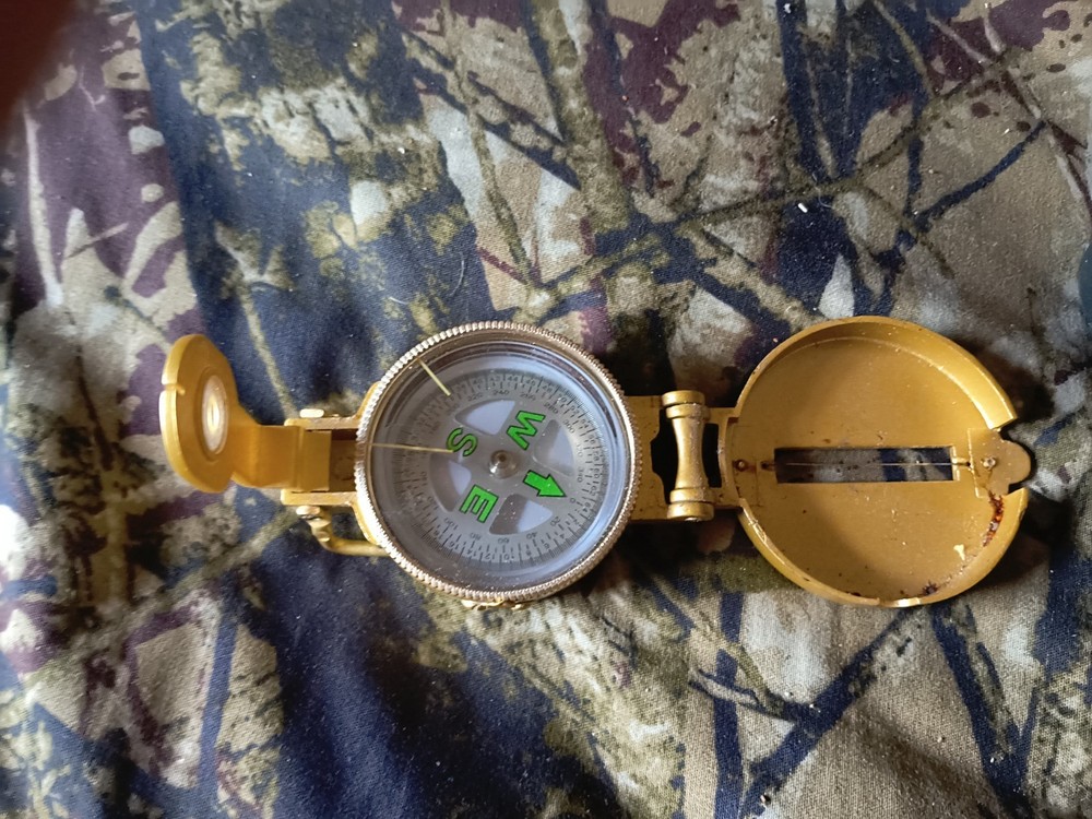 Vintage Engineer Directional Compass Gold Tone!
