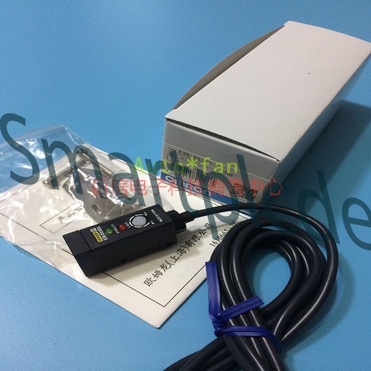 1PCS NEW photoelectric switch sensor E3R-DS30E4