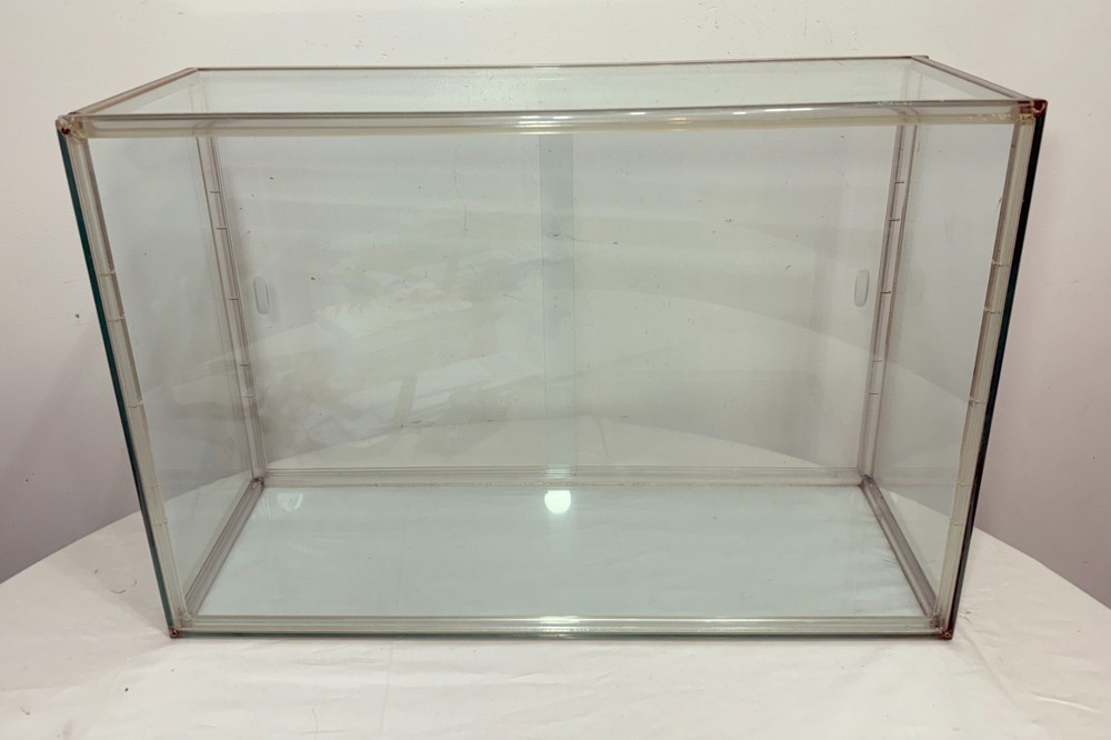 QUALITY Large vintage counter top glass lucite rectangular display show case box