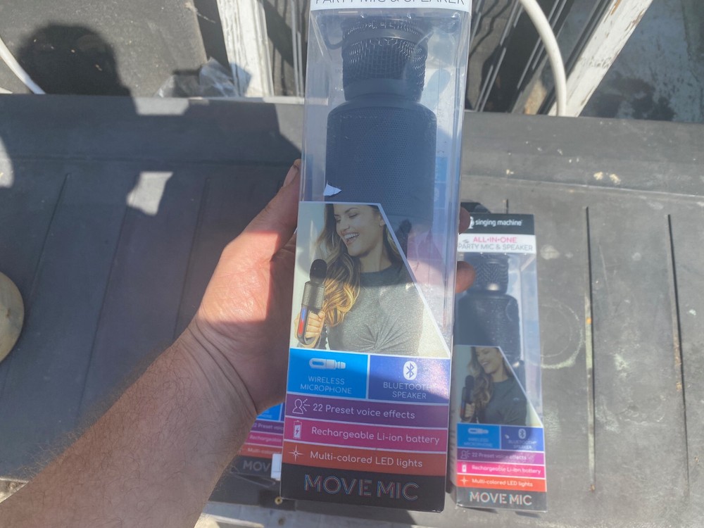 Singing Machine karaoke Move Microphone with Lighting,vocal effects