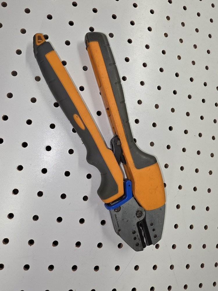 ERG 4255 STAKON Thomas & Betts crimper