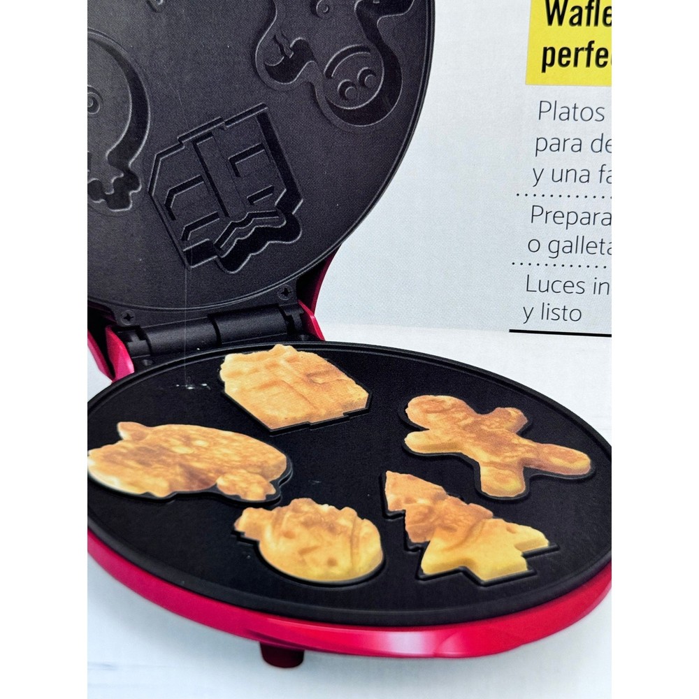 Bella Christmas Waffle Maker NEW