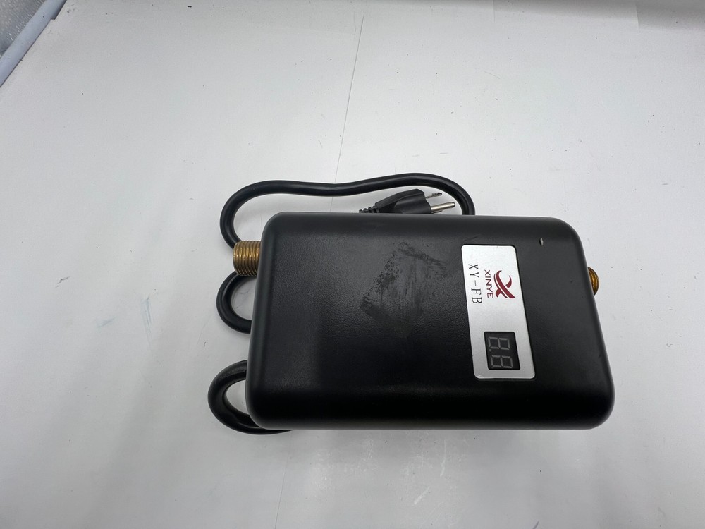 XINYE XY-FB Thermostatic Water Heater AC 110V 50-60Hz 3000W 0.04-1.2 MPa