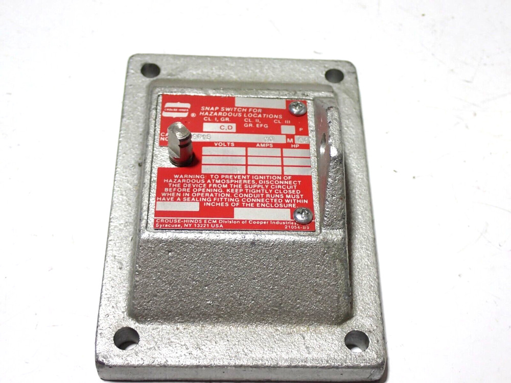 CROUSE HINDS DS415 SNAP SWITCH COVER NEW