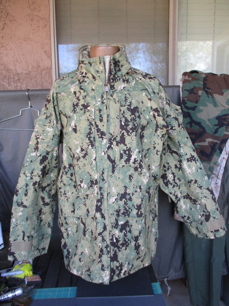 USN Green AOR NWU Gore Tex Rain Jacket Parka, MEDIUM REGULAR, Unworn