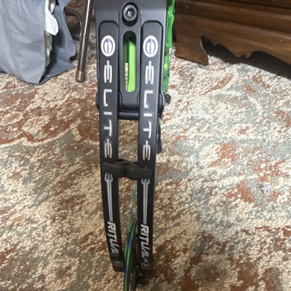 Elite Ritual 35 Compound Bow Green Color