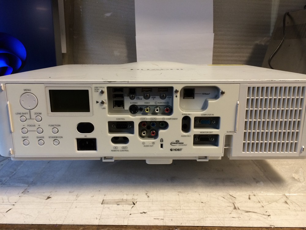 Hitachi CP-WU8451 Projector 3633 Hours | Tested