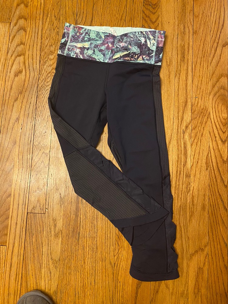 lululemon var-city Crop Naval Size 4 Euc
