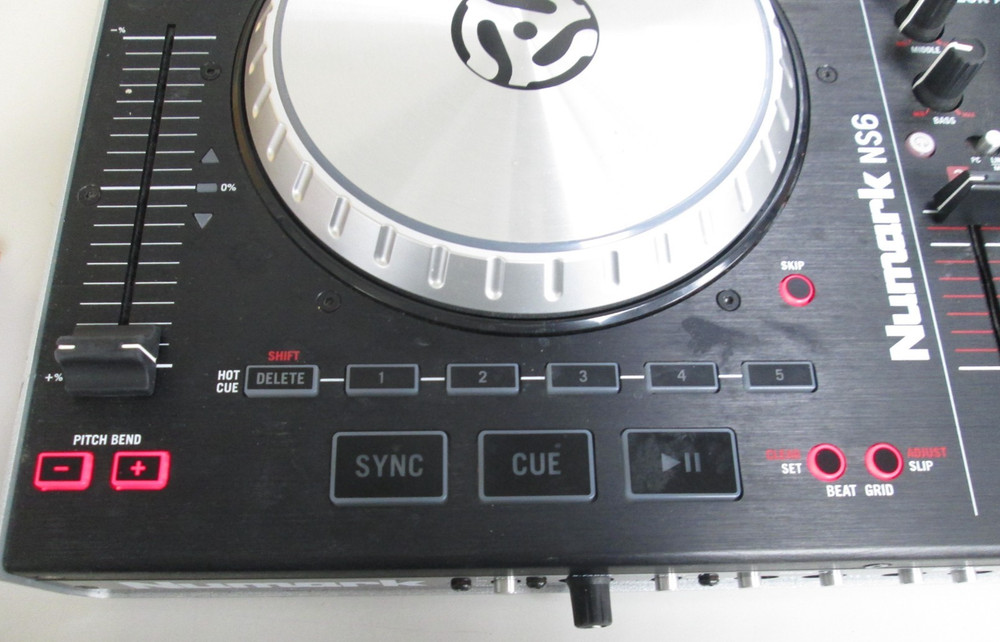 Numark NS6 Professional 4-Channel DJ Controller Touch-sensitive illuminate Mixer
