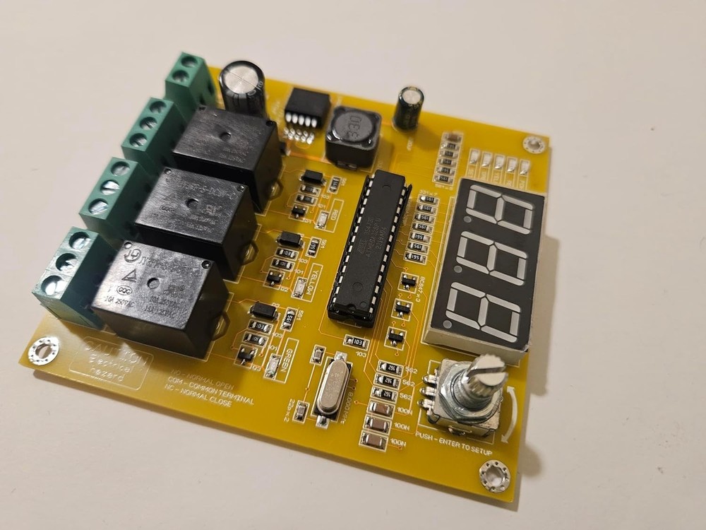 Compact 3-Channel Light Controller with User-Selectable Timings & Sequences