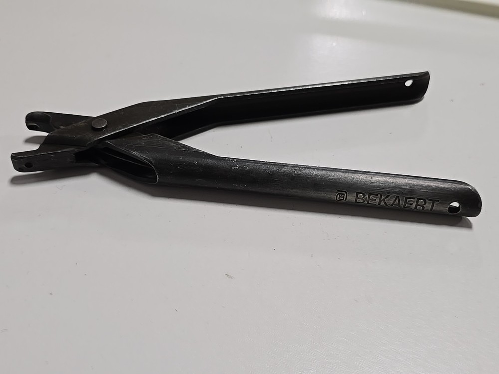 Bekaert Pliers