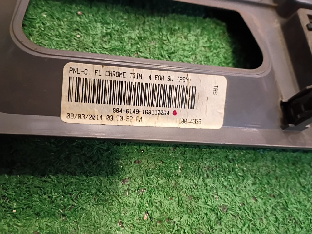 Peterbilt Center Dash Piece W/ Buttons