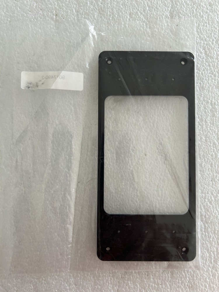 MD302 DIGITAL FLIGHT INSTRUMENT NUTPLATE 9017490-2