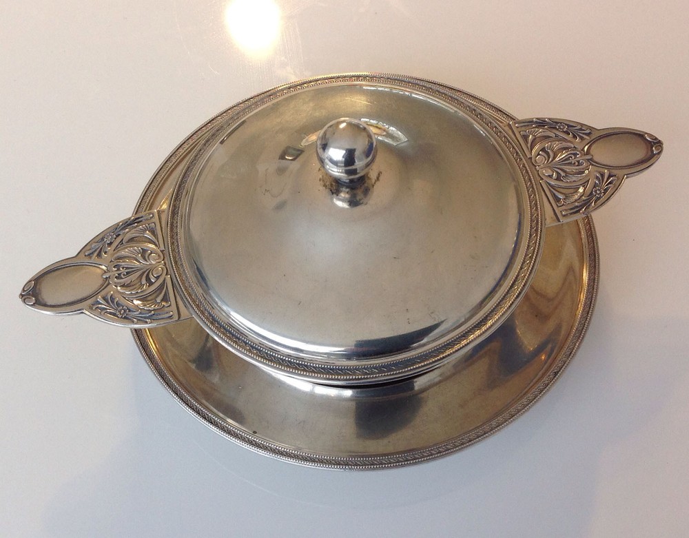 AN ANTIQUE SMALL SOLID SILVER WARMING DISH OR SAUCE BOWL PRODUCED BY WOLFERS