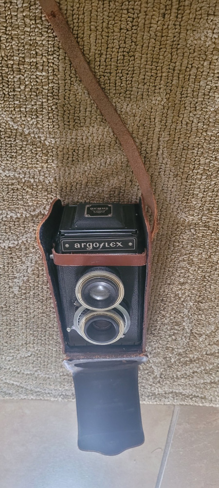 Vintage Argus Argoflex TLR Camera with Leather Case Untested