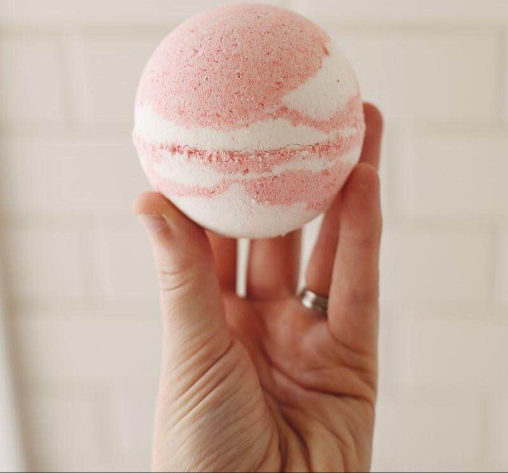 10 Large Assorted Organic Bath Bombs (4.5oz/per one)